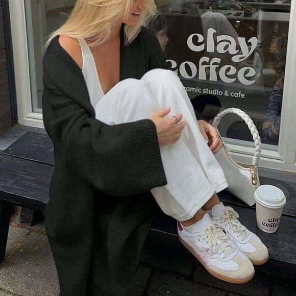 Black Casual Women's V-Neck Buttonless Super Loose Long-Sleeved Knitted Cardigan - Picture 5 of 8